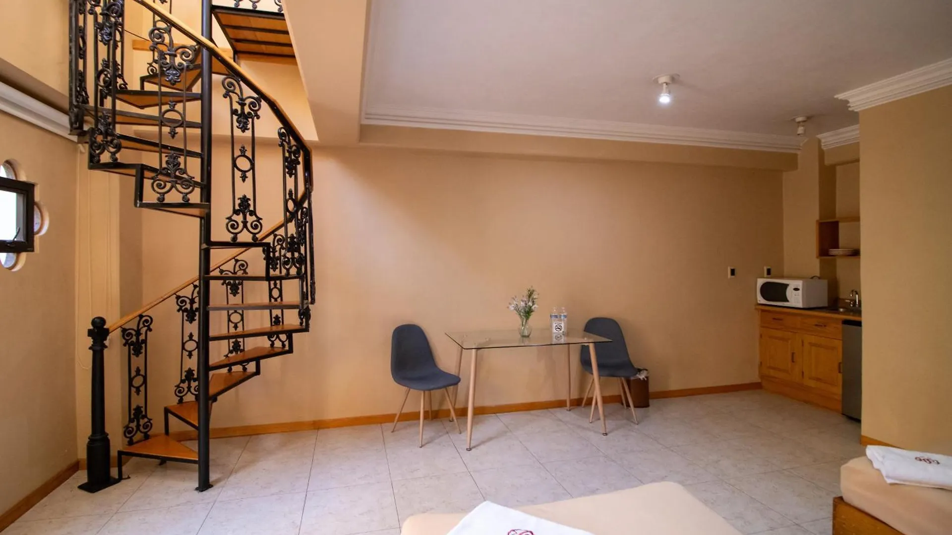 ** Pensión Suites Sevilla Heroica Puebla de Zaragoza México