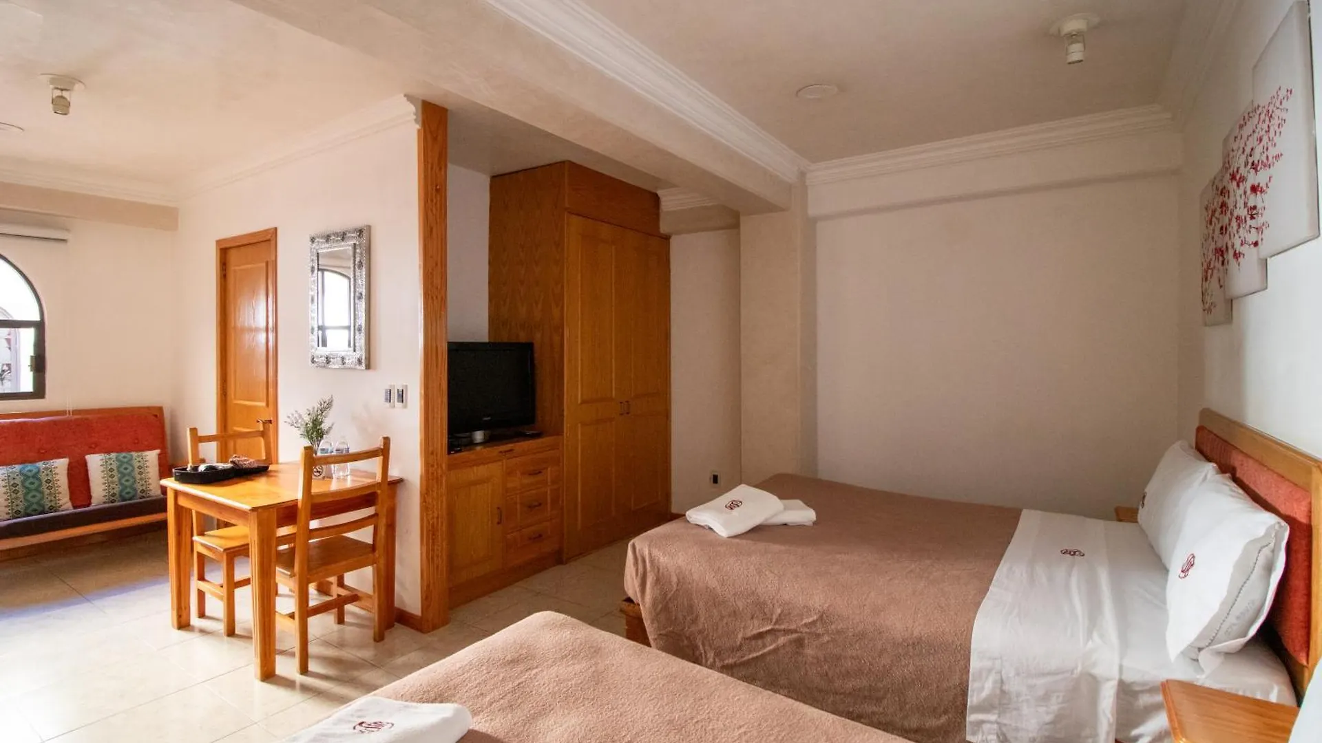 Guest house Suites Sevilla Puebla
