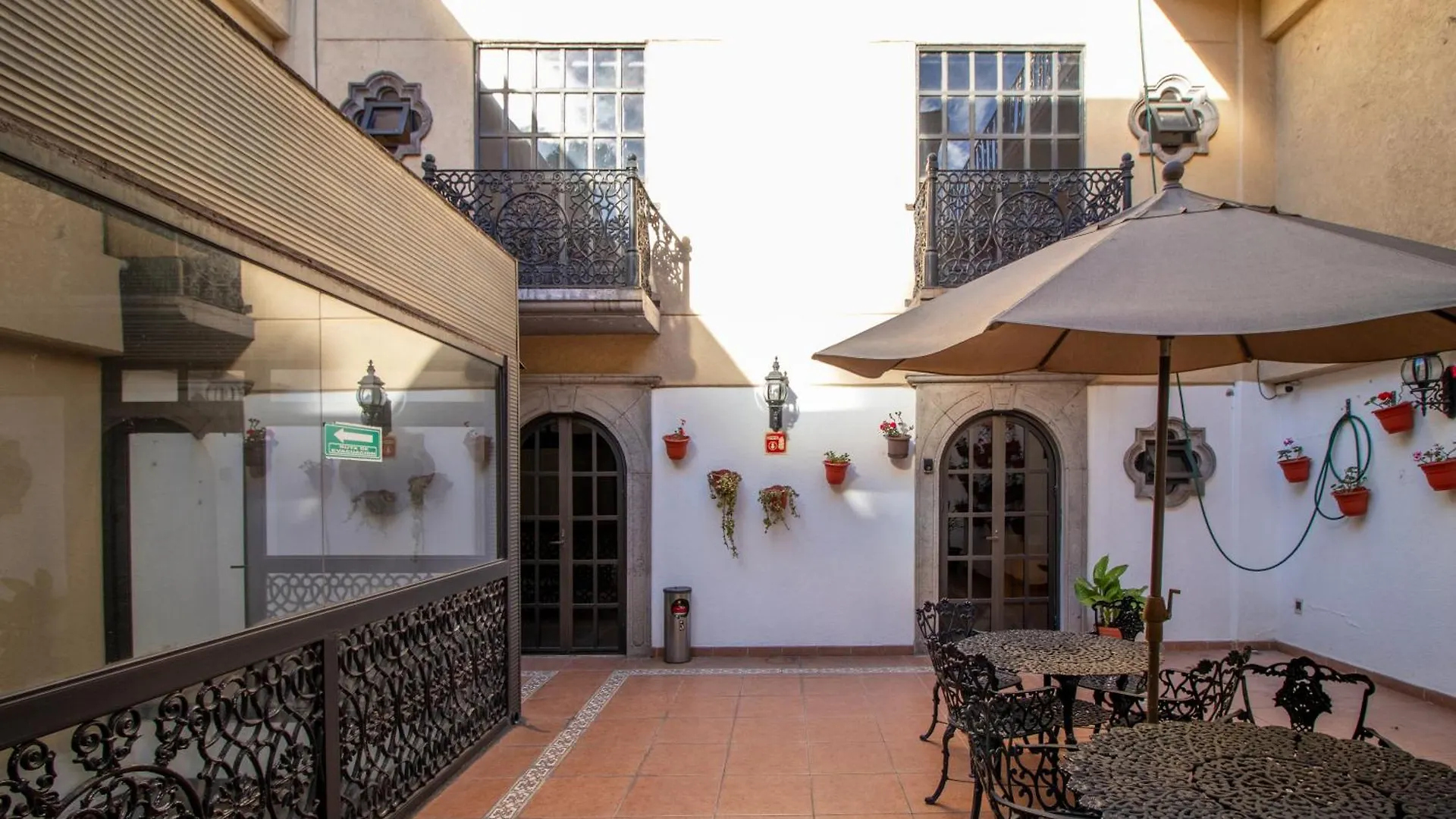 Suites Sevilla Puebla Guest house