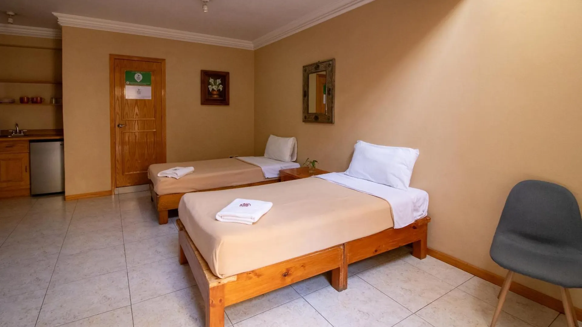 Guest house Suites Sevilla Puebla